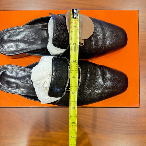 Hermes Black Leather Mules, IT 38 - Rare Equestrian Buckle - Picture 12 of 13
